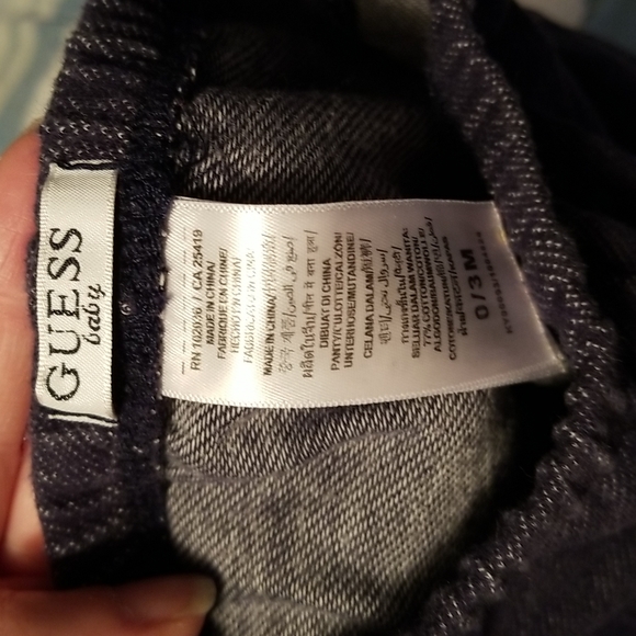 5/25 guess baby pants size 0-3m - Picture 3 of 3
